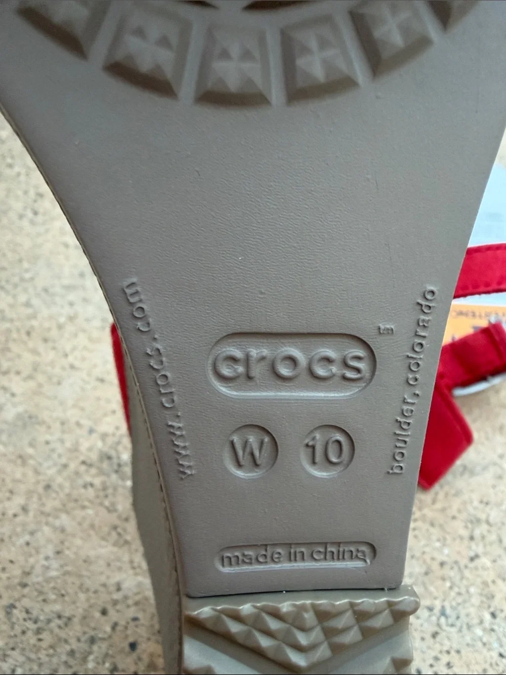 CROCS Women's Leigh Wedge Red/Coral Strappy Sandal Size 10 NWT